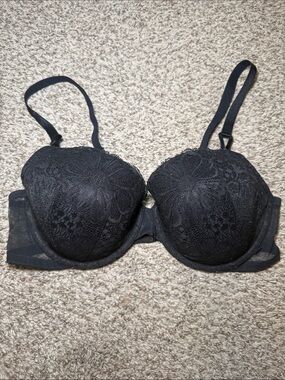 Victoria’s Secret Women’s Black Lace Lined Demi Bra Size 40C